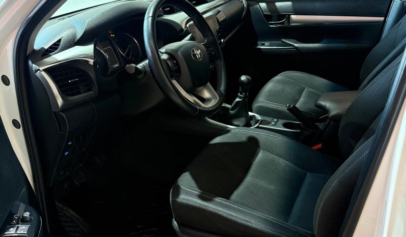 Toyota Hilux (L21) 2.8 TDI C/D 4×2 SRV 204cv lleno