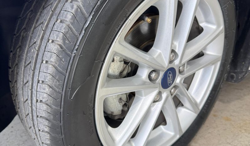 Ford Focus III 1.6 S 5ptas (L15) lleno