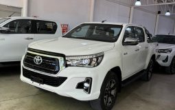 Toyota Hilux (L19) 2.8 C/D 4×4 TDI SRX AT 177cv