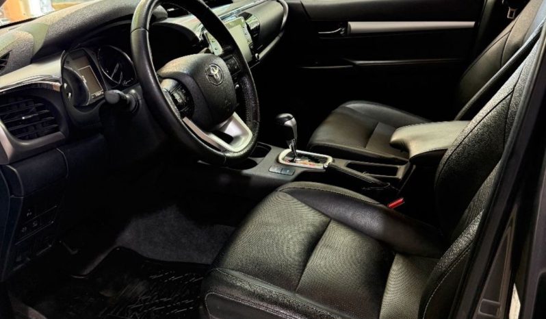 Toyota Hilux (L21) 2.8 TDI C/D 4×4 SRX AT6 204cv lleno