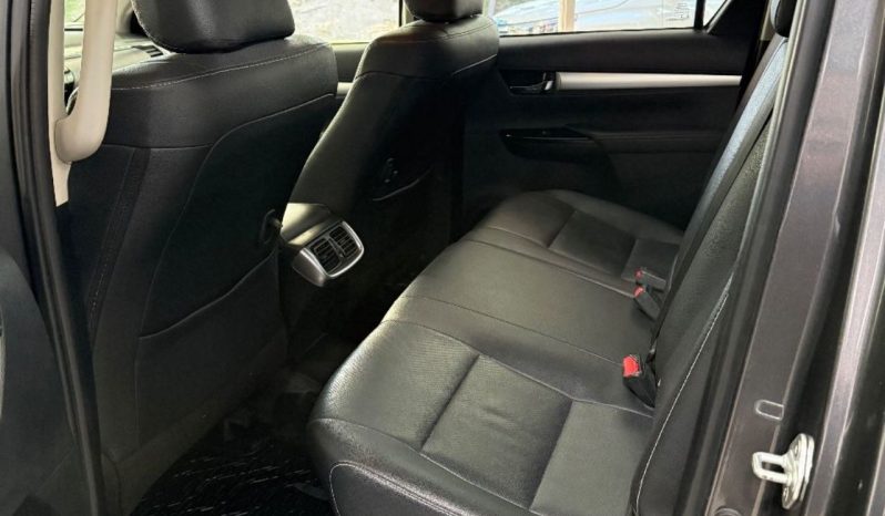Toyota Hilux (L21) 2.8 TDI C/D 4×4 SRX AT6 204cv lleno
