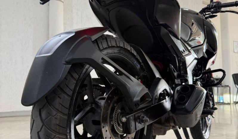 Bajaj Rouser 250 N lleno