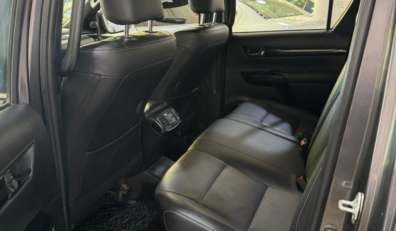 TOYOTA HILUX lleno