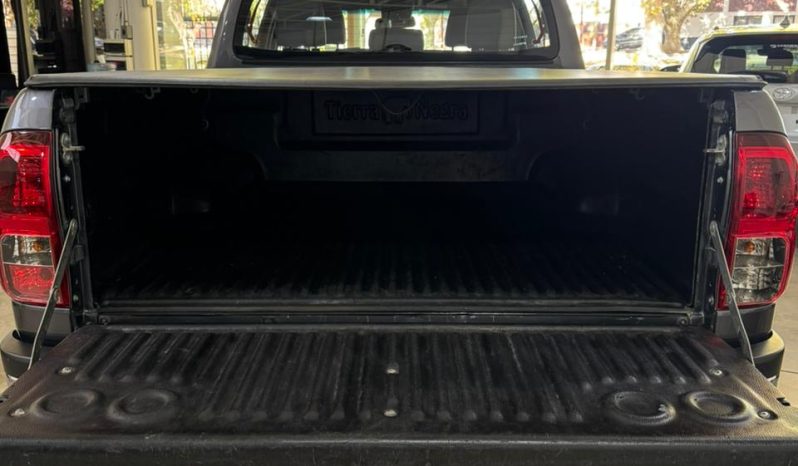 TOYOTA HILUX lleno