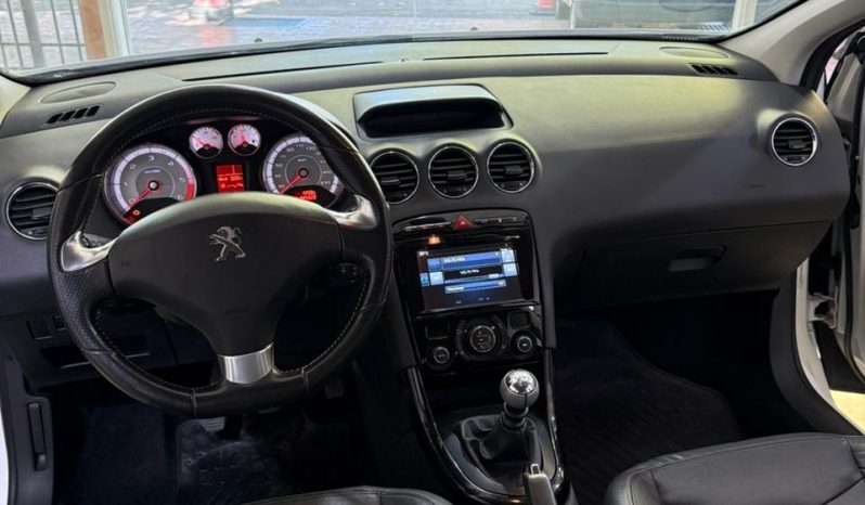 Peugeot 408 lleno