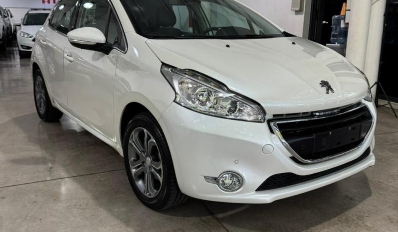 Peugeot 208 lleno