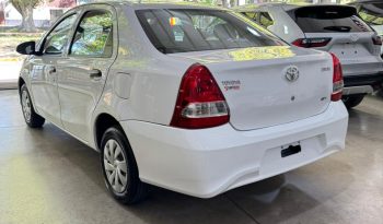 Toyota Etios 1.5 4ptas X 6MT (L18) lleno