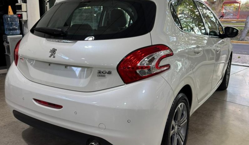 Peugeot 208 lleno