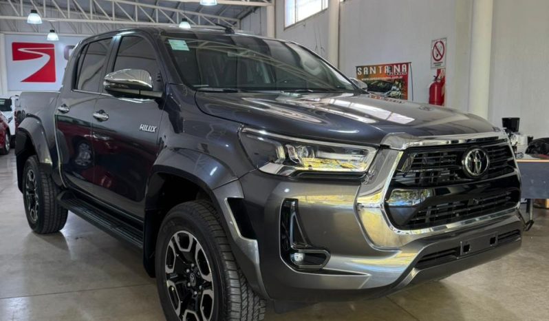 TOYOTA HILUX lleno