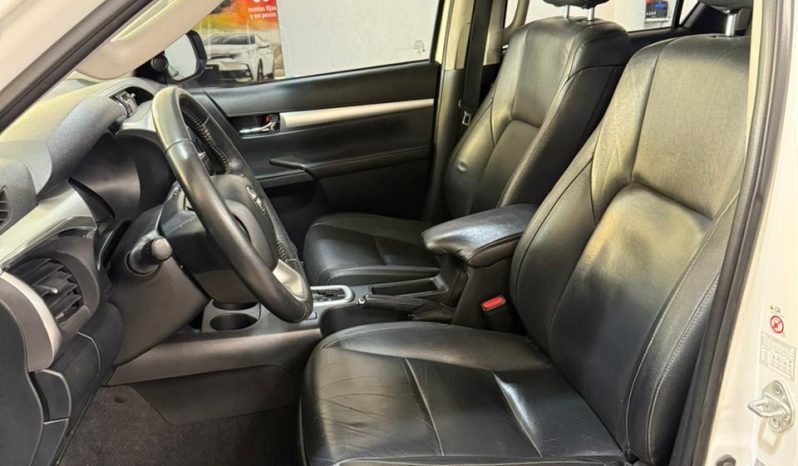 TOYOTA HILUX lleno