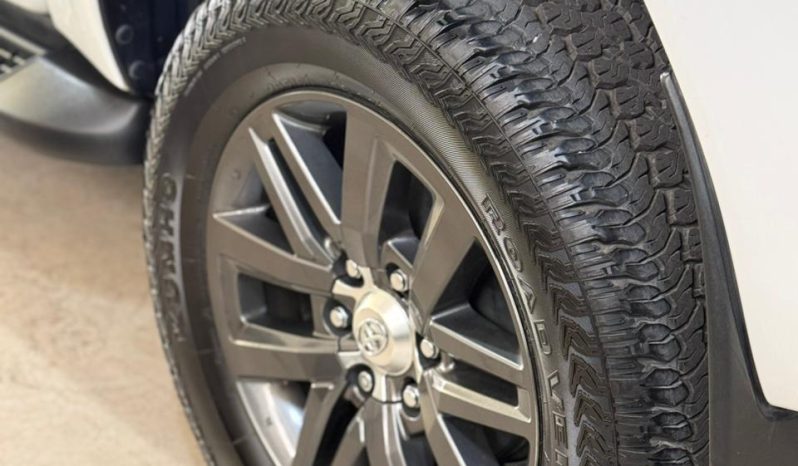 TOYOTA HILUX lleno