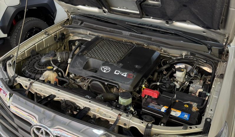 TOYOTA HILUX lleno