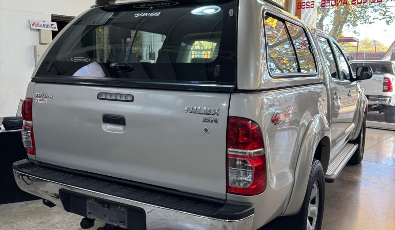 TOYOTA HILUX lleno