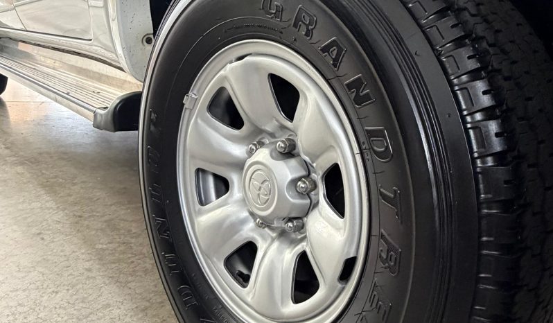 TOYOTA HILUX lleno