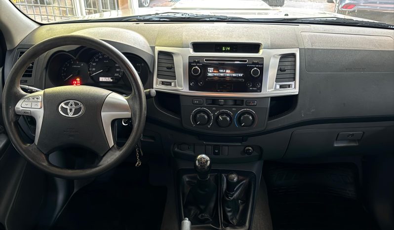 TOYOTA HILUX lleno