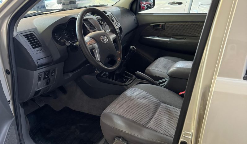 TOYOTA HILUX lleno