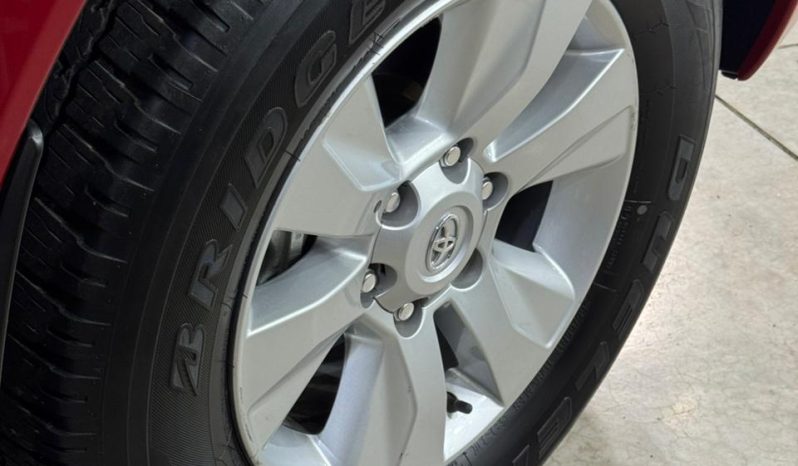 TOYOTA HILUX lleno