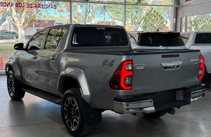 TOYOTA HILUX lleno