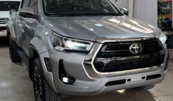 TOYOTA HILUX lleno
