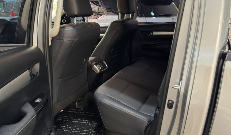 TOYOTA HILUX lleno