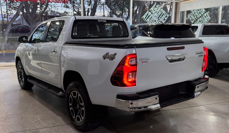 TOYOTA HILUX lleno