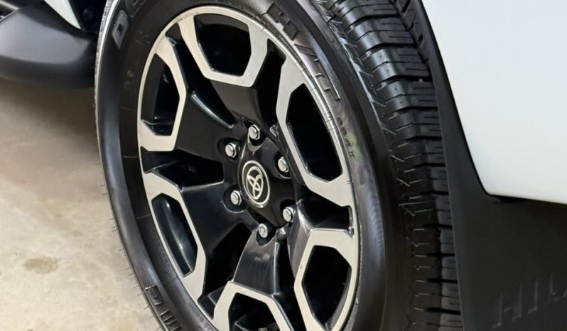 TOYOTA HILUX lleno