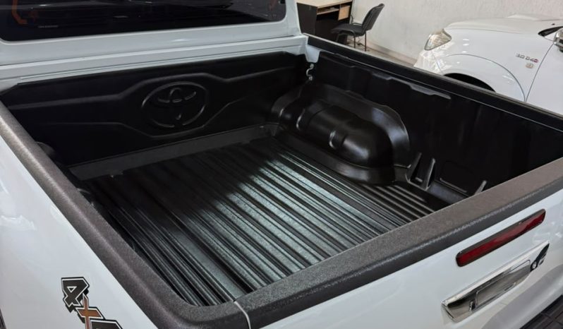TOYOTA HILUX lleno