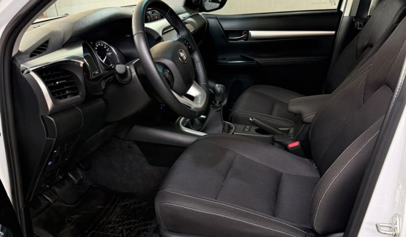 TOYOTA HILUX lleno