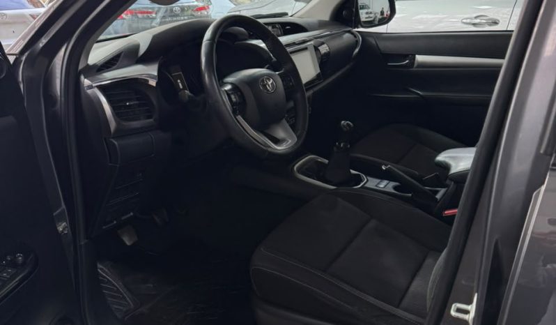 TOYOTA HILUX lleno