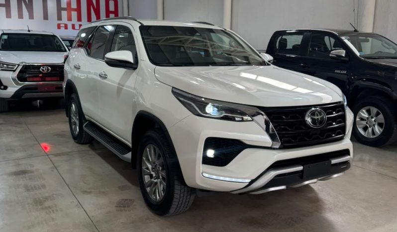 Toyota Hilux SW4 TDI SRX AT 7 Asientos (L21) lleno