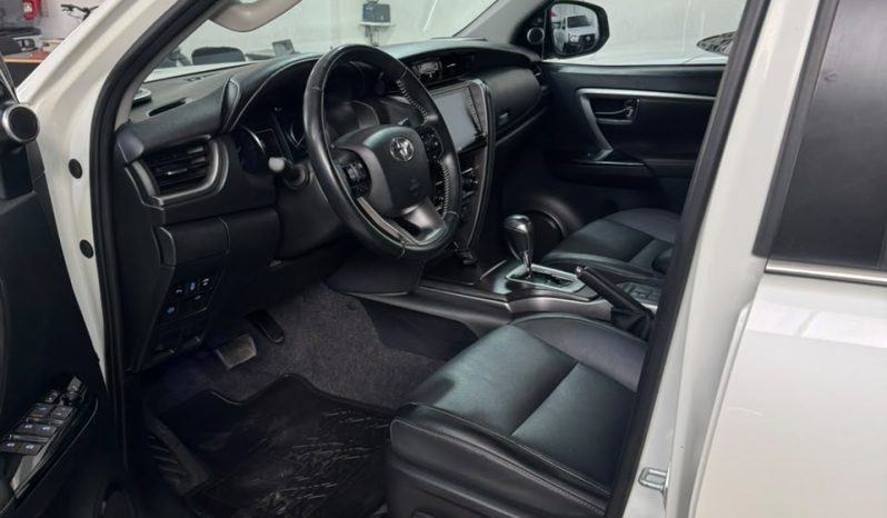 Toyota Hilux SW4 TDI SRX AT 7 Asientos (L21) lleno