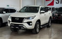 Toyota Hilux SW4 TDI SRX AT 7 Asientos (L21)
