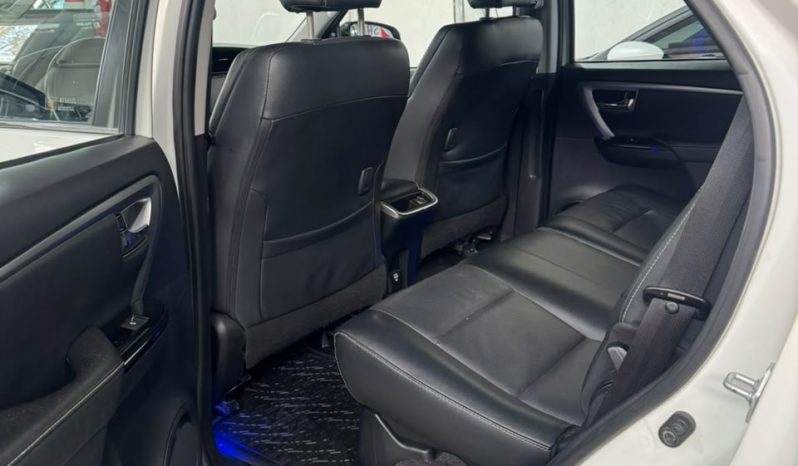 Toyota Hilux SW4 TDI SRX AT 7 Asientos (L21) lleno