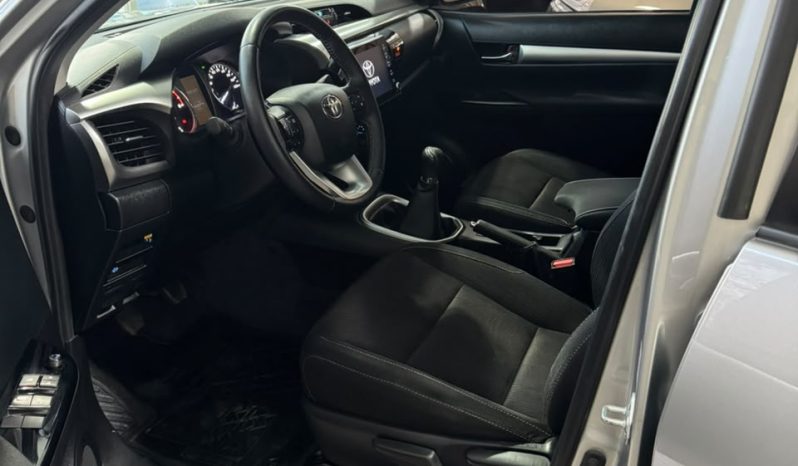 Toyota Hilux (L21) 2.4 TDI C/D 4×2 SR 150cv lleno