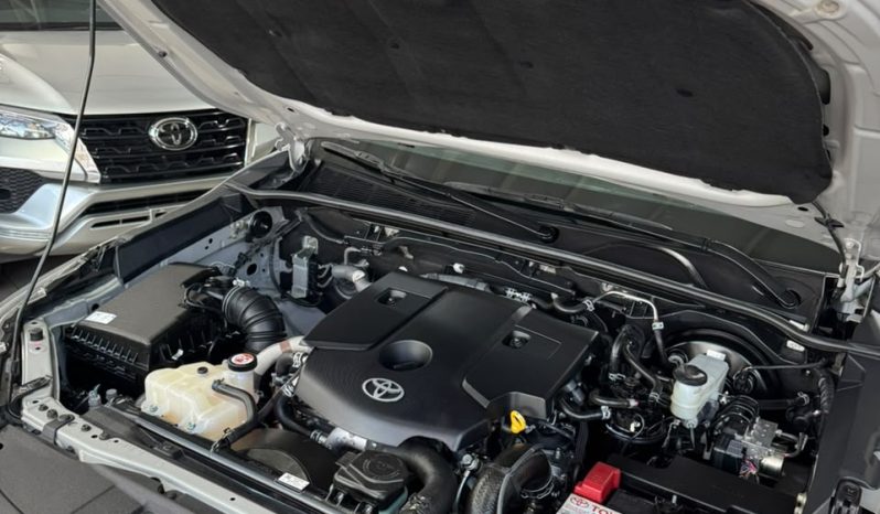 Toyota Hilux (L21) 2.4 TDI C/D 4×2 SR 150cv lleno