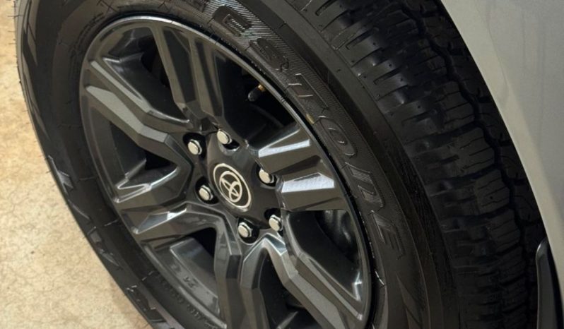 Toyota Hilux (L24) 2.4 TDI C/D 4X2 SR AT6 lleno