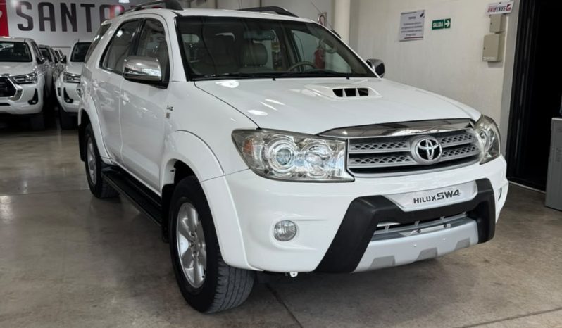 Toyota Hilux SW4 TD SRV Cuero 7 Asientos AT (L08) lleno