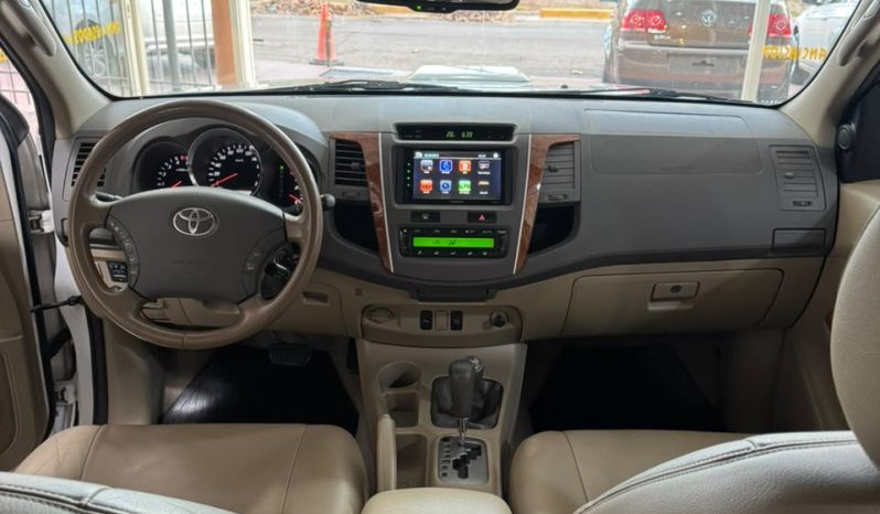 Toyota Hilux SW4 TD SRV Cuero 7 Asientos AT (L08) lleno