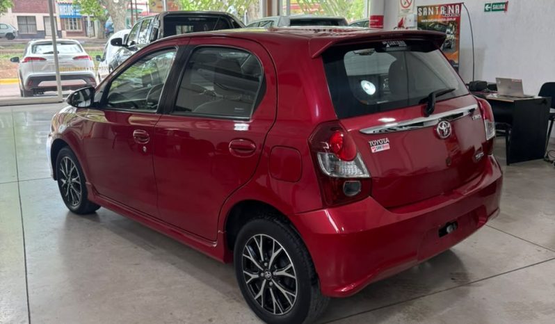 Toyota Etios 1.5 5ptas XLS 6MT (L18) lleno